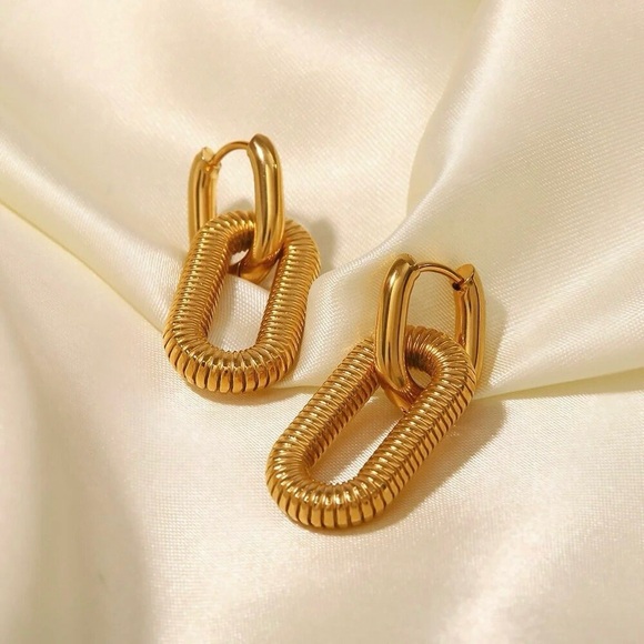 NEW💎18K Gold Link Loop Huggie Earrings*Hoop Earrings*Two Earrings In One - Picture 6 of 10